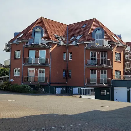 Suhr Apartment